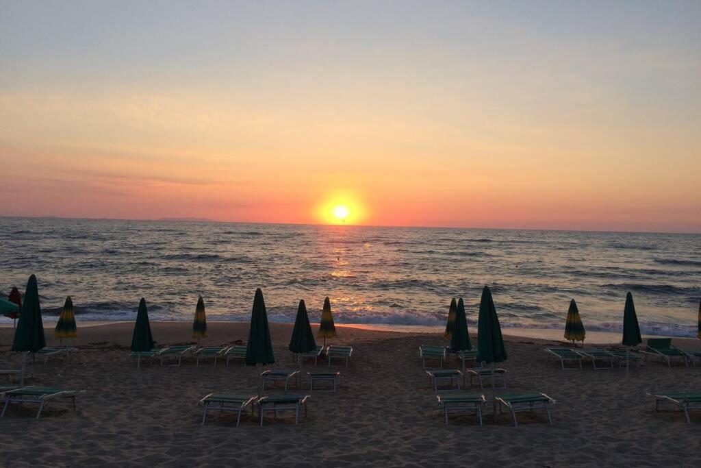 Vedere Vale Piu Di Mille Parole Badesi Exterior photo